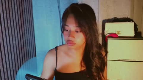 Snapshot of asiantreasures chatting on June 15, 4:53 pm kisses online show from June 15, 4:53 pm
