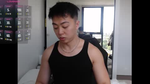 Snapshot of asiantwink_ chatting on November 10, 5:39 am asiantwink online show from November 10, 5:39 am