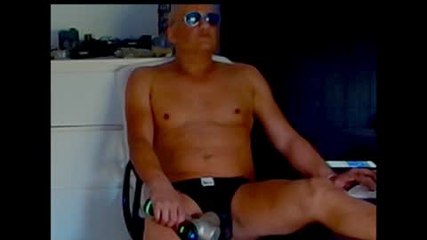 Snapshot of askil8802 chatting on May 5, 6:10 am askil8802 online show from May 5, 6:10 am