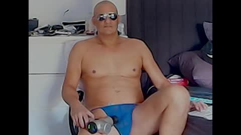 Snapshot of askil8802 chatting on May 17, 6:22 am askil8802 online show from May 17, 6:22 am