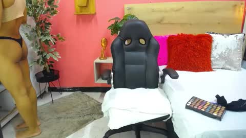 Snapshot of aslyhernandez chatting on May 12, 10:34 am ASLY online show from May 12, 10:34 am