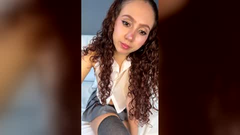 A S L Y   S A N D E R online show from March 8, 4:27 am