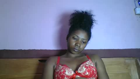 asmiraa online show from April 29, 5:52 pm