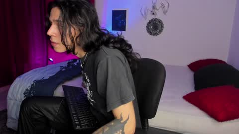 asmodeuszz online show from January 24, 7:19 am