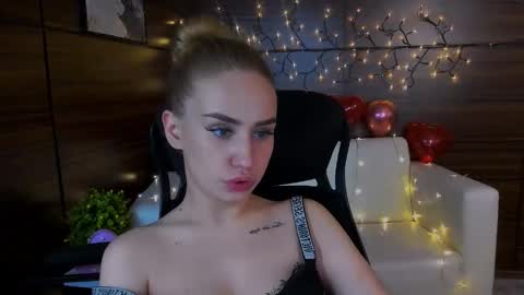 Snapshot of asol_muah chatting on March 4, 1:12 am Asol online show from March 4, 1:12 am