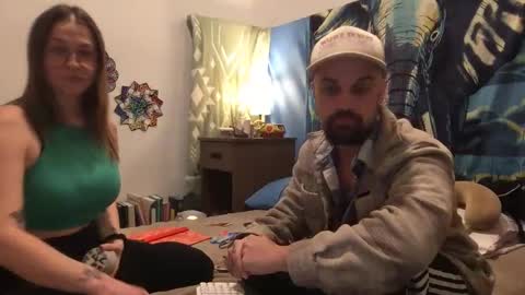 Snapshot of aspenandlink chatting on October 26, 1:17 pm aspenandlink online show from October 26, 1:17 pm