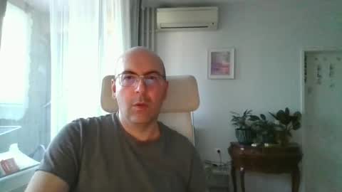 Snapshot of assbitch189 chatting on June 15, 4:42 pm assbitch189 online show from June 15, 4:42 pm