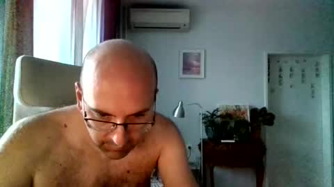 Snapshot of assbitch189 chatting on August 8, 12:29 pm assbitch189 online show from August 8, 12:29 pm