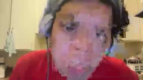 Snapshot of assert32 chatting on November 23, 1:27 am Patty online show from November 23, 1:27 am