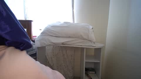 shee online show from January 13, 9:25 am