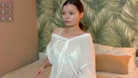 Snapshot of asterquinn chatting on June 16, 3:31 am Aster Quinn online show from June 16, 3:31 am