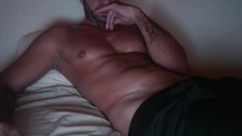 Snapshot of aston0 chatting on August 1, 6:29 pm Aston online show from August 1, 6:29 pm