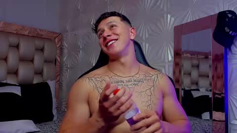 Snapshot of astonhills chatting on January 10, 12:38 am astonhills online show from January 10, 12:38 am