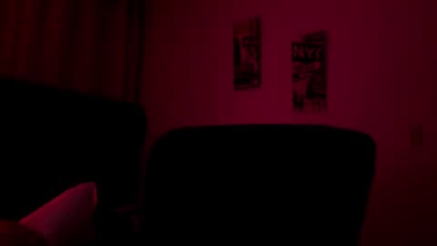 Snapshot of astonhills chatting on September 28, 1:33 am astonhills online show from September 28, 1:33 am