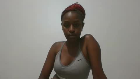 Snapshot of astra_love254 chatting on November 5, 9:20 am astra_love254 online show from November 5, 9:20 am