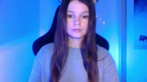 astradream_ online show from February 11, 9:09 pm