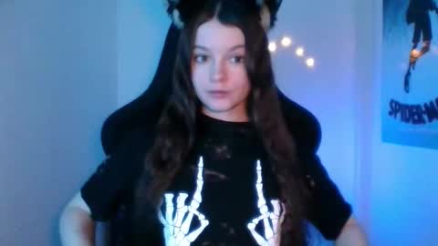 astradream_ online show from March 15, 7:09 pm