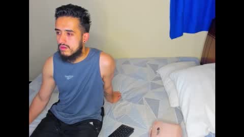 Mag and Molly online show from December 2, 3:01 am