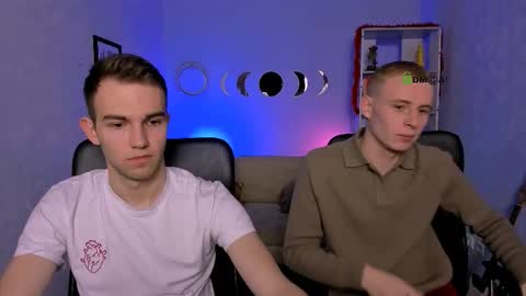 astren online show from March 3, 6:52 am