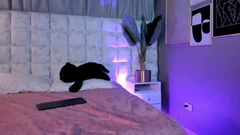astrid_velle online show from July 28, 12:51 am