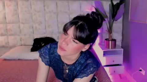 astrid_velle online show from July 29, 12:31 am