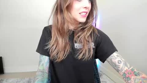 Astrid Luxe online show from June 10, 3:33 pm