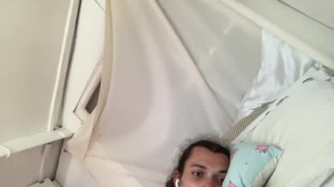 Snapshot of astrodoll chatting on April 18, 9:35 am Astro Doll online show from April 18, 9:35 am