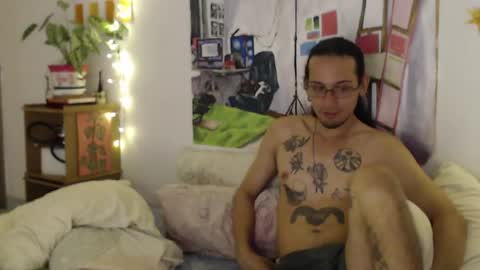 Astrid 69 online show from May 19, 6:47 pm