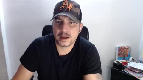 Snapshot of astton_nick chatting on December 3, 7:54 am Nick Astton online show from December 3, 7:54 am