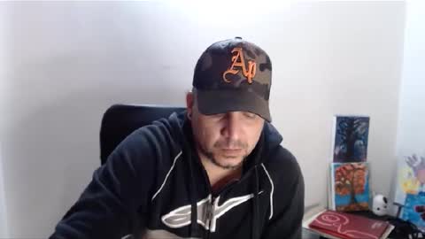Snapshot of astton_nick chatting on December 17, 4:01 am Nick Astton online show from December 17, 4:01 am