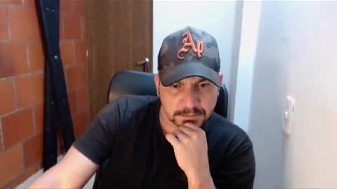 Snapshot of astton_nick chatting on February 18, 3:21 am Nick Astton online show from February 18, 3:21 am