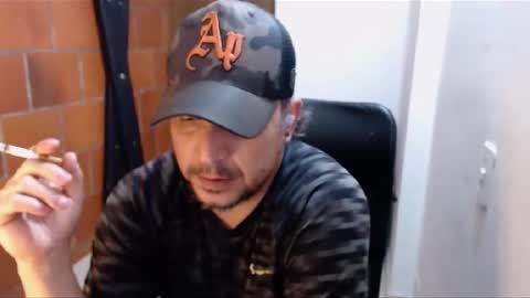 Snapshot of astton_nick chatting on February 25, 2:47 am Nick Astton online show from February 25, 2:47 am
