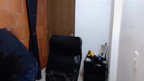 Snapshot of astton_nick chatting on March 4, 2:17 am Nick Astton online show from March 4, 2:17 am