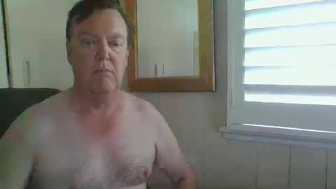 Snapshot of astute008 chatting on November 19, 6:13 am astute008 online show from November 19, 6:13 am