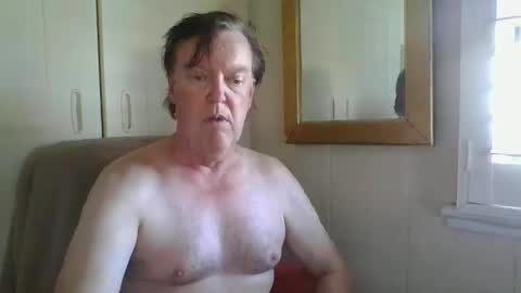 Snapshot of astute008 chatting on February 1, 5:28 am astute008 online show from February 1, 5:28 am