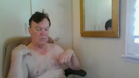 Snapshot of astute008 chatting on March 7, 11:02 pm astute008 online show from March 7, 11:02 pm