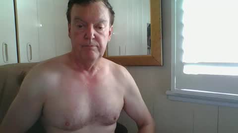 Snapshot of astute008 chatting on March 20, 9:41 pm astute008 online show from March 20, 9:41 pm