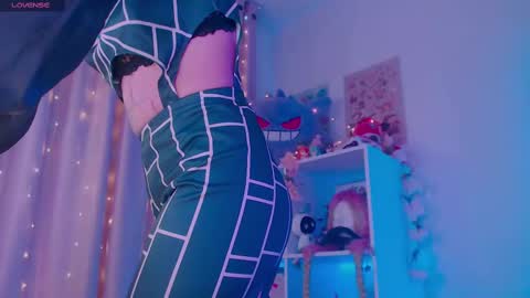 Snapshot of asuka_langleysoryu chatting on March 4, 8:05 pm Bonnie online show from March 4, 8:05 pm