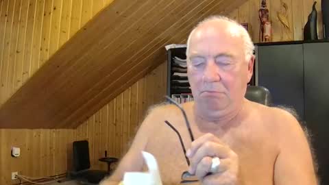 asusandy online show from September 11, 9:15 pm