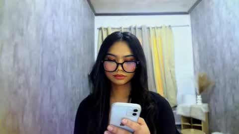 atashakendall online show from February 13, 2:40 am