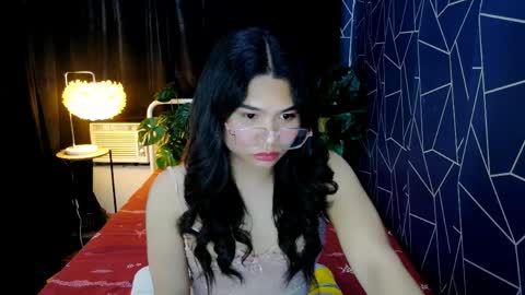 Snapshot of atashakendall chatting on May 5, 1:57 am atashakendall online show from May 5, 1:57 am