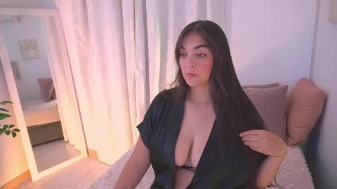 Snapshot of atena676 chatting on May 28, 1:58 am atena676 online show from May 28, 1:58 am