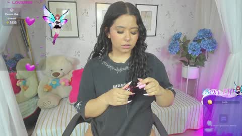 Snapshot of atena_cuteee chatting on December 6, 10:41 pm sofia online show from December 6, 10:41 pm