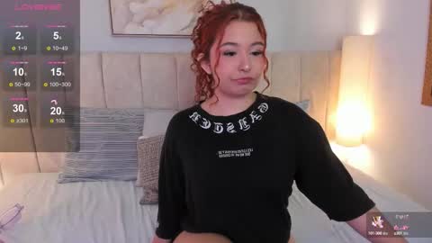 Snapshot of atena_cuteee chatting on October 2, 2:18 am sofia online show from October 2, 2:18 am