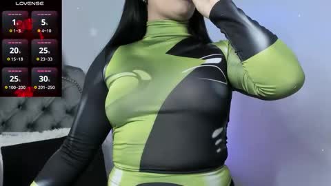 Snapshot of atena_hill chatting on October 23, 7:34 pm Athena online show from October 23, 7:34 pm