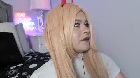 Snapshot of atena_hill chatting on October 24, 7:43 pm Athena online show from October 24, 7:43 pm