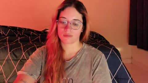 Snapshot of atenas__05 chatting on May 7, 10:09 am atenas online show from May 7, 10:09 am