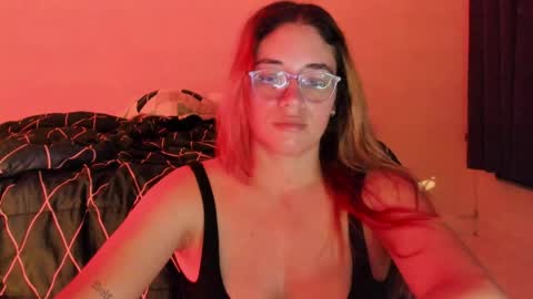 Snapshot of atenas__05 chatting on May 8, 9:25 am atenas online show from May 8, 9:25 am
