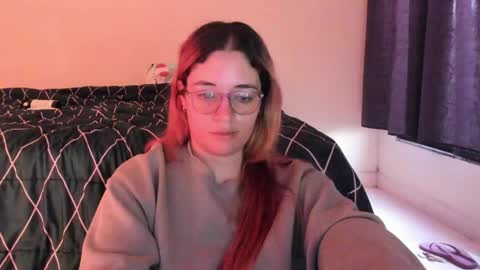 Snapshot of atenas__05 chatting on May 16, 10:36 am atenas online show from May 16, 10:36 am