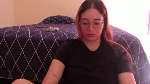 Snapshot of atenas__05 chatting on May 17, 1:40 pm atenas online show from May 17, 1:40 pm